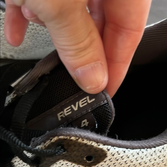 Brooks White and Black Athletic Shoes with Retro Silhouette - Picture 3 of 4